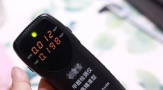 我買了一個甲醛檢測儀，吹口氣后發(fā)現(xiàn)原來我才是“地表最強”污染源！