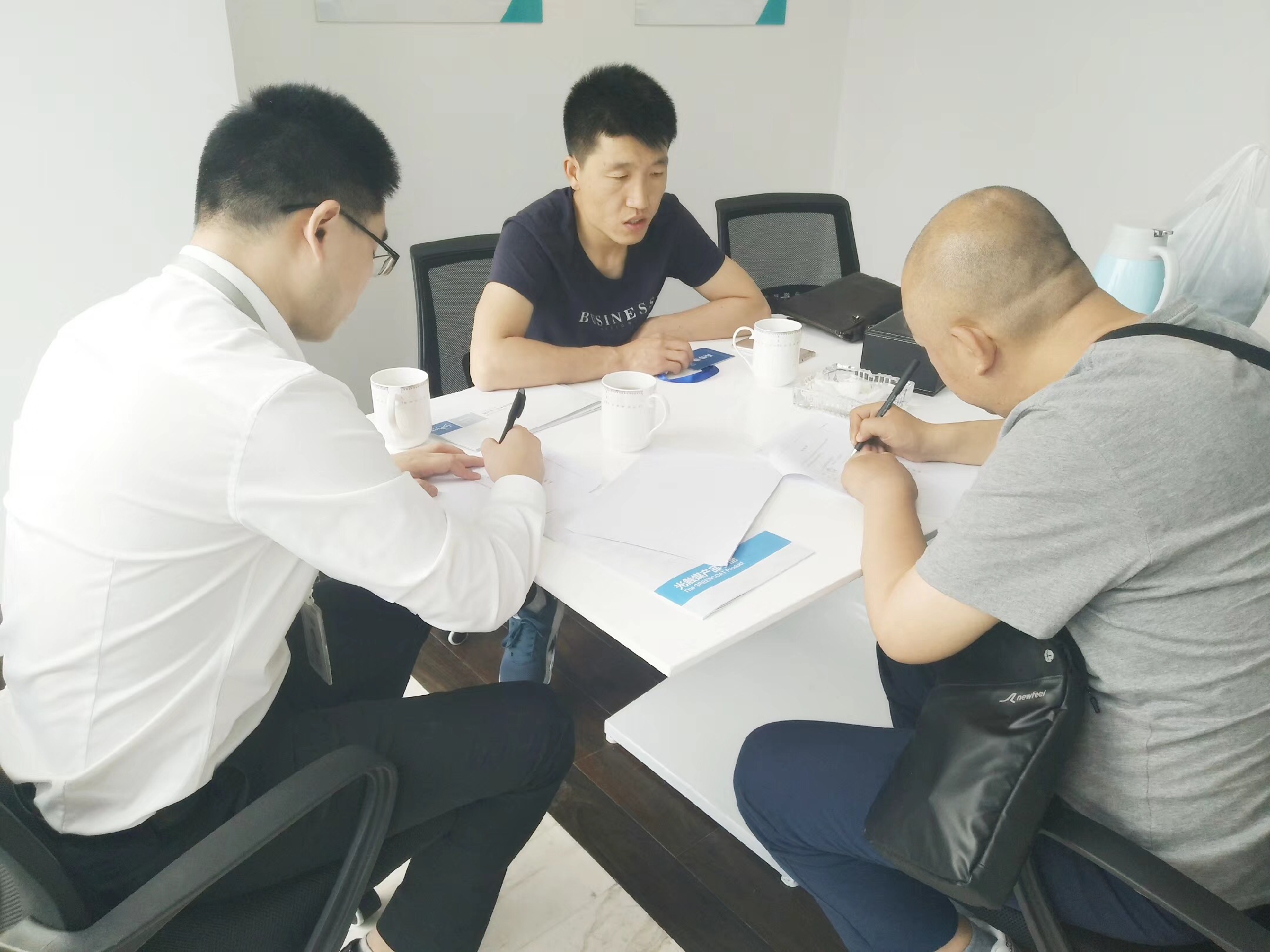 熱烈祝賀李總兄弟簽約創綠家大同市區級代理！