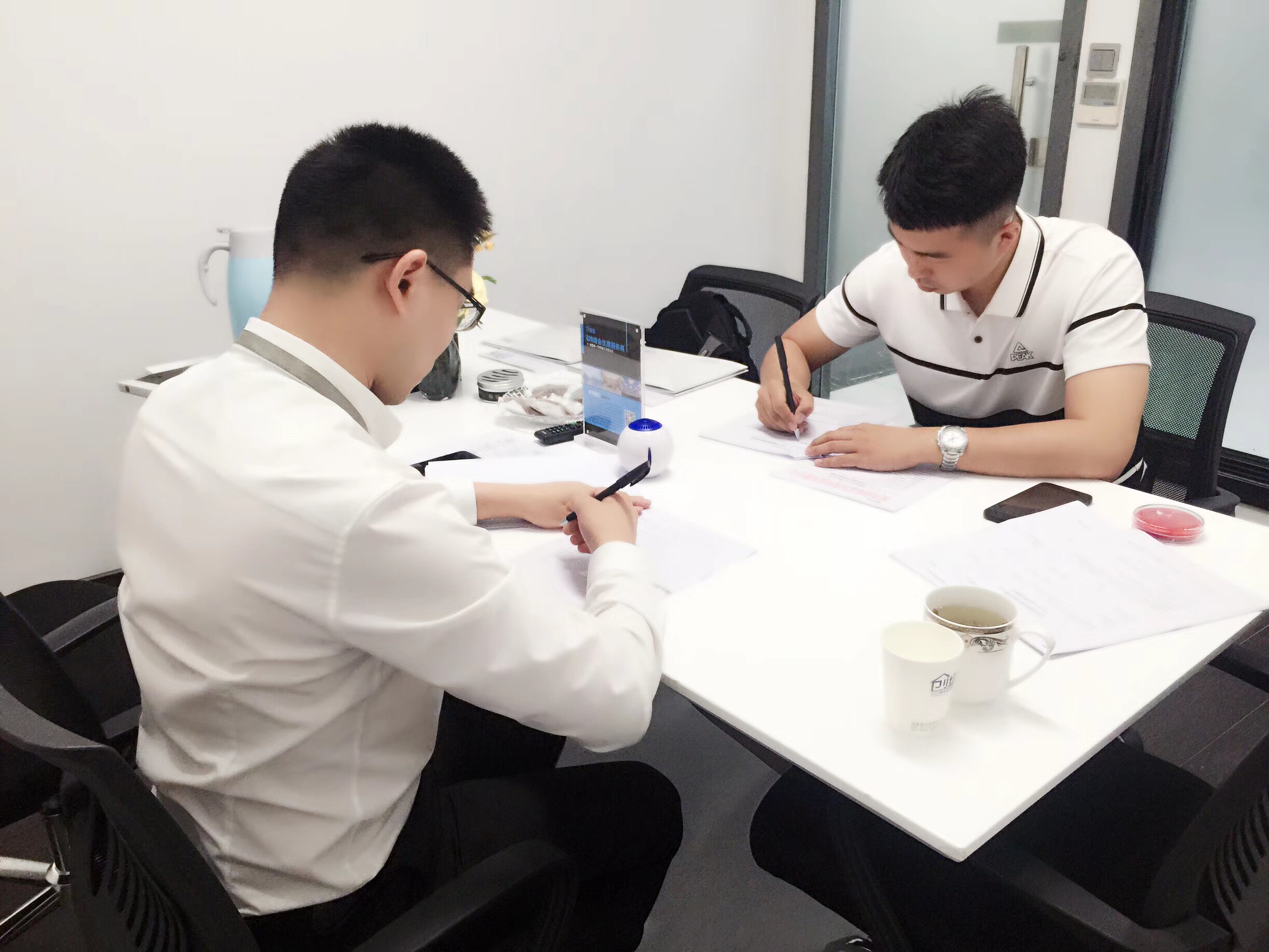 熱烈祝賀王總簽約創綠家煙臺市區級代理！