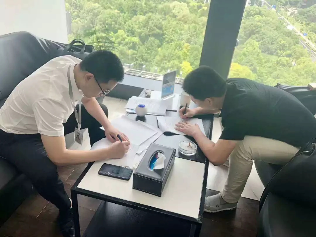 熱烈祝賀劉總簽約創綠家安康市區級代理！