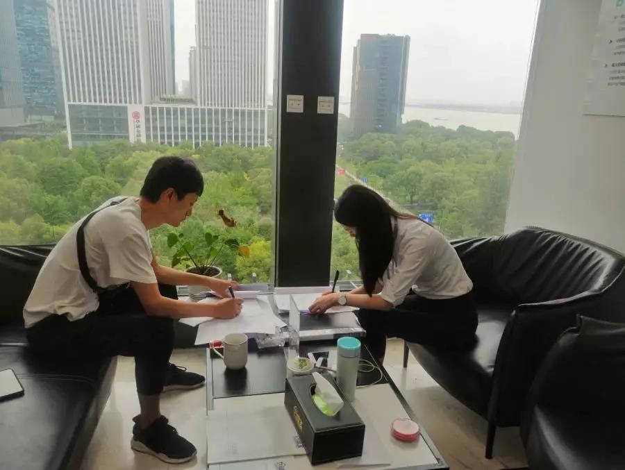 熱烈祝賀章總簽約創綠家湖北省武漢市區級代理！