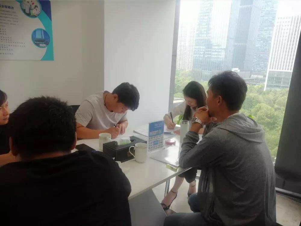 熱烈祝賀張總、宋總、溫總簽約創(chuàng)綠家河南省鄭州市區(qū)級(jí)代理！