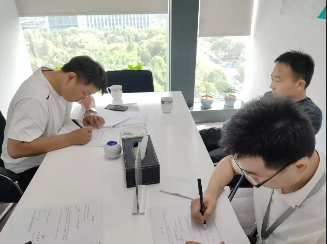 熱烈祝賀李總簽約創綠家山東省臨沂市區級代理！