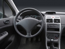 未經(jīng)過甲醛治理的新車,老人兒童不宜乘坐